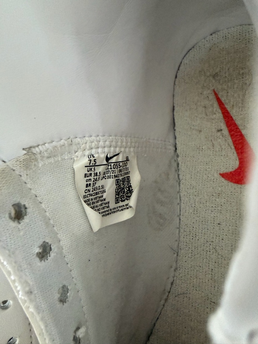 Women’s Nike Blazer 7.5 - Picture 6 of 9
